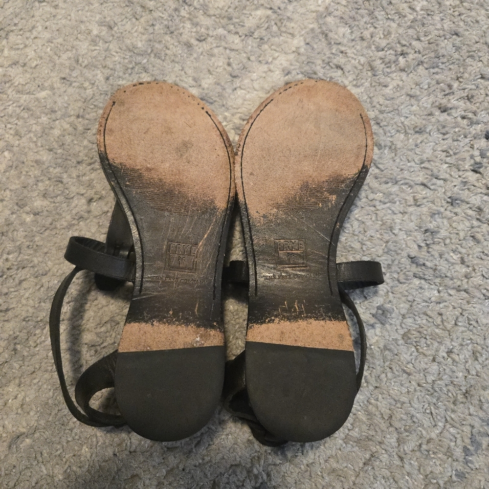 Frye Taylor Black Leather Ankle Strap Thong Sandals Gladiator Flats Size 9.5 - Picture 7 of 9